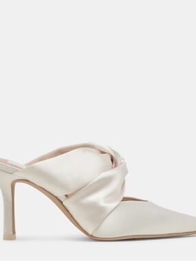 Dolce Vita Ivory Kelsy Heel